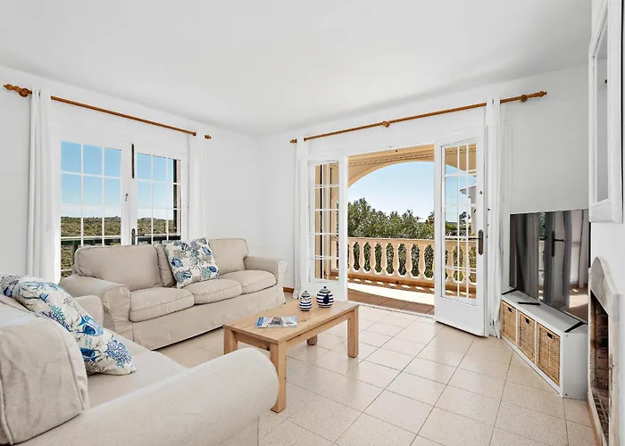 Cayetana By Escape Маон